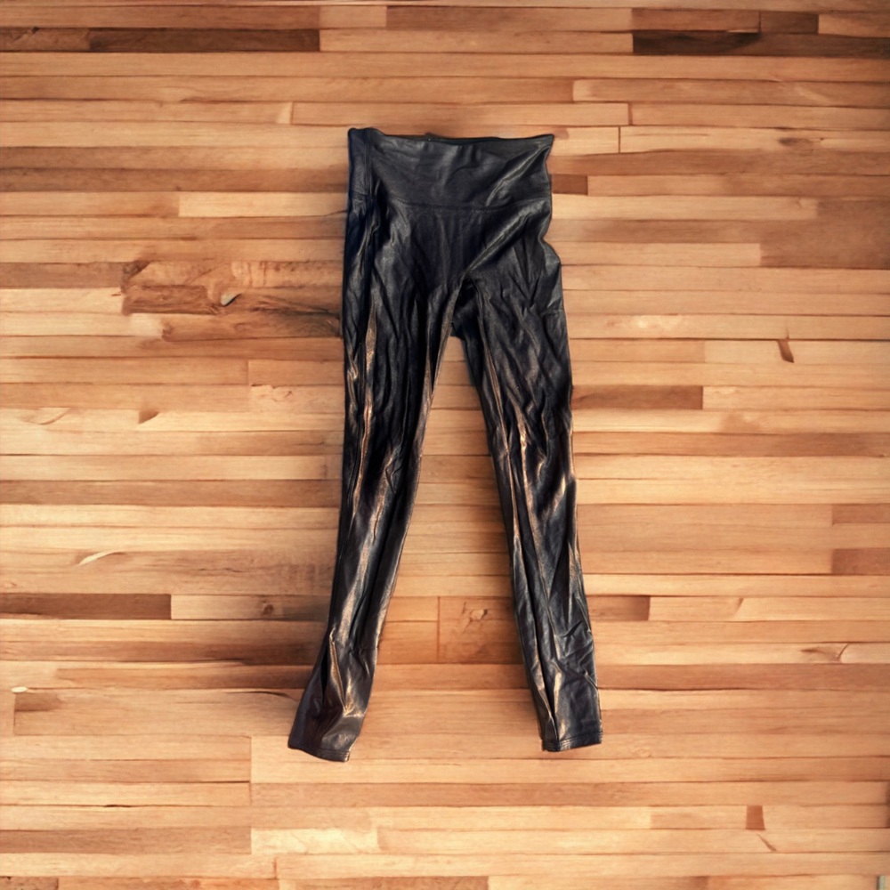 SPANX faux leather leggings in black size small.